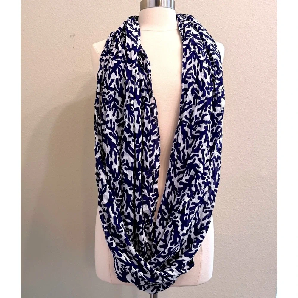 Lilly Pulitzer Murfee Infinity Scarf Blue White Coral Print Rayon 34